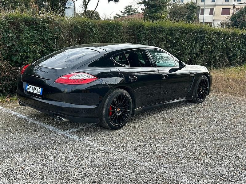 Usata Porsche Panamera 250 CV (183 kW) 2012 Utilitaria