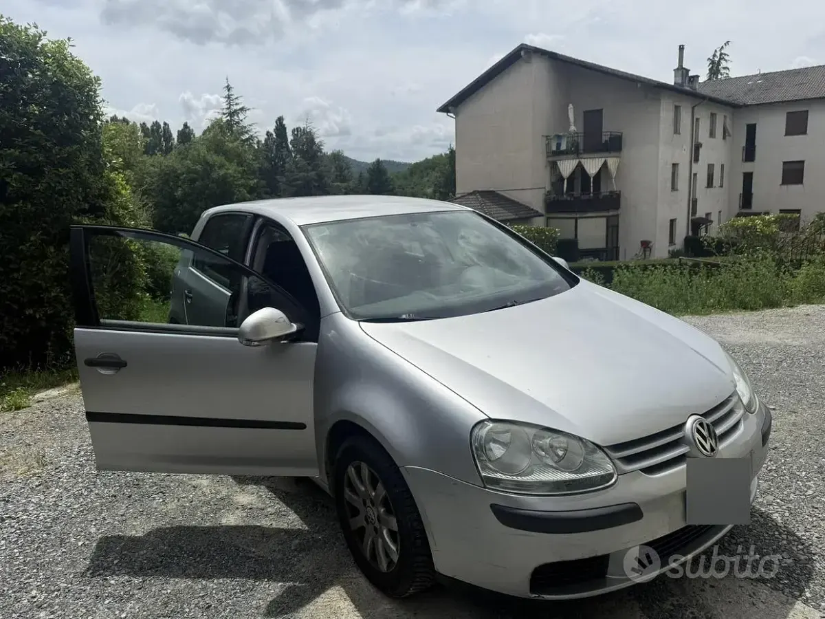 Usata VW Golf IV 102 CV (75 kW) 2005 Berlina