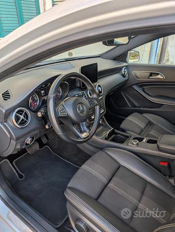 Usata Mercedes A180 Executive 109 CV (80 kW) 2017 Grigio Berlina