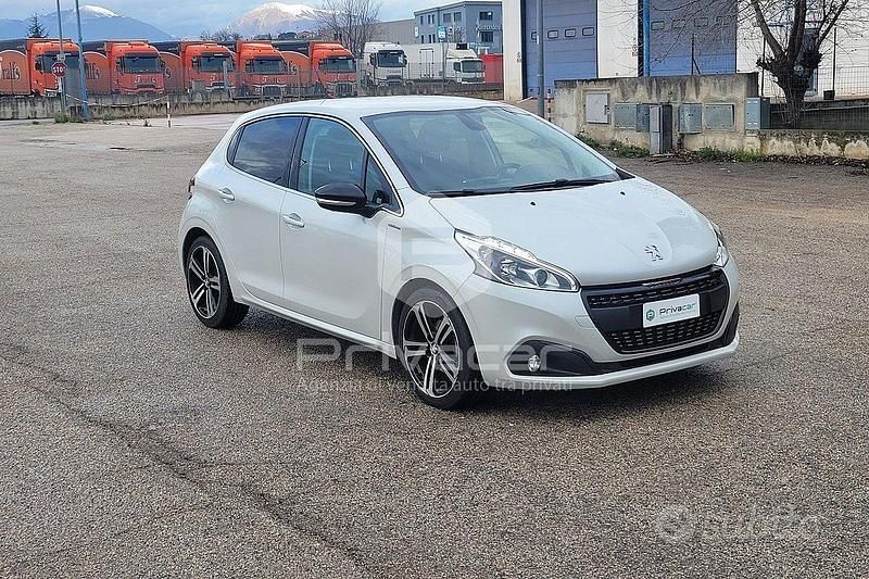 Usata Peugeot 208 GT 102 CV (75 kW) 2019 Bianco Utilitaria