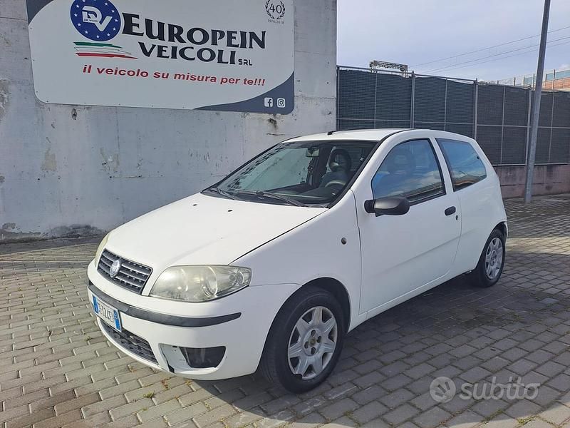 Bianco Usata 2003 Fiat Punto | 1300 € - Immagine 1/4
