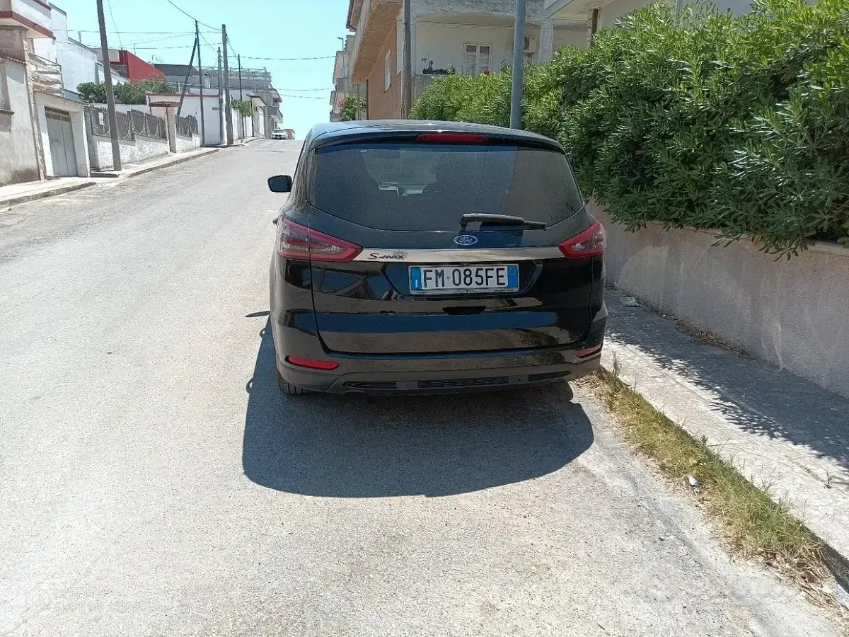 Usata Ford S-MAX S 150 CV (110 kW) 2017 Nero Monovolume