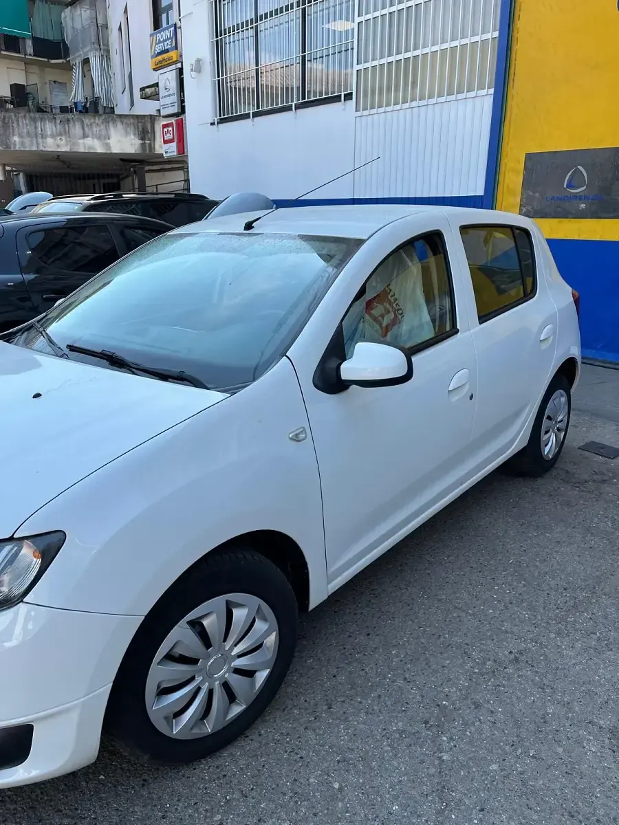Usata Dacia Sandero Ambiance 72 CV (52 kW) 2015 Bianco Utilitaria