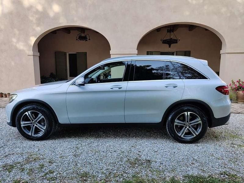 Argento Usata 2018 Mercedes GLC220 SUV | 21.500 € (Ottimo prezzo) - Immagine 1/4