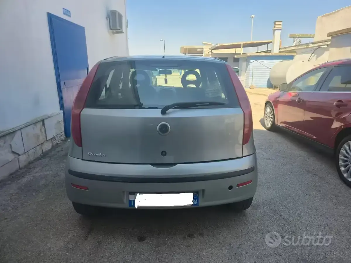 Usata Fiat Punto Feel 60 CV (44 kW) 2004 Blu Utilitaria