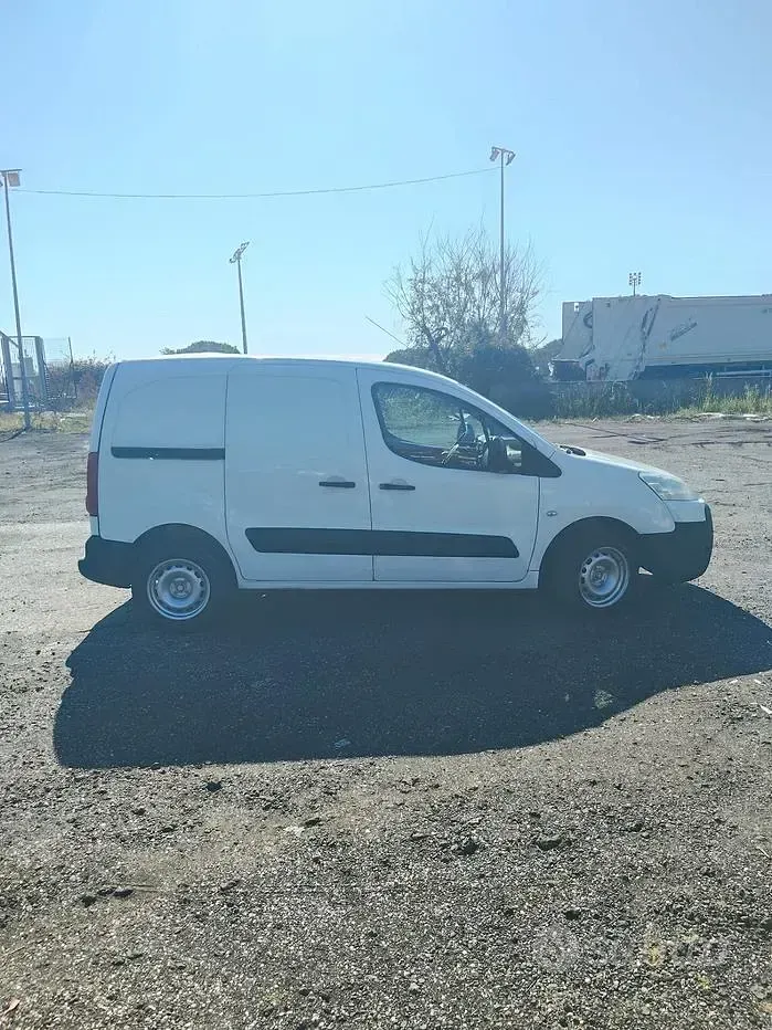 Usata Peugeot Partner 90 CV (66 kW) 2012 Bianco