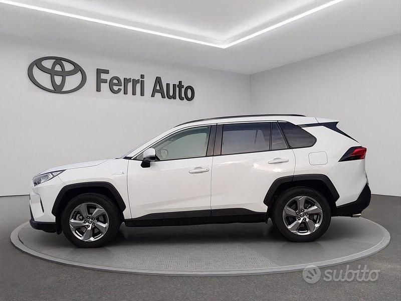 Usata Toyota RAV4 218 CV (160 kW) 2022 Bianco SUV
