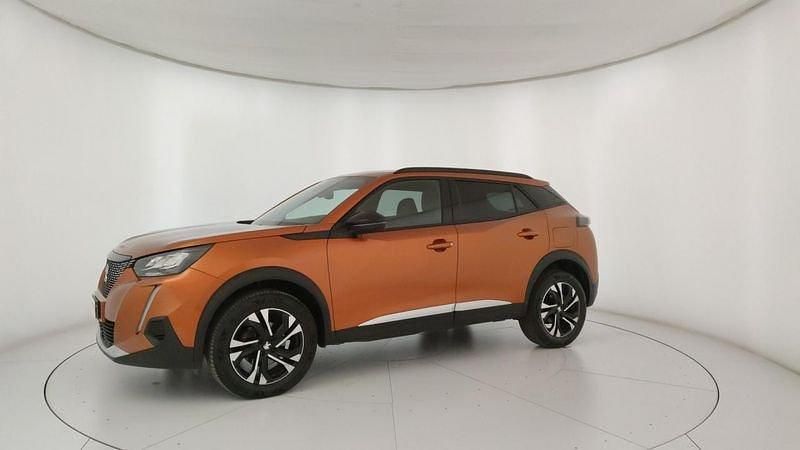Usata Peugeot 2008 Allure 101 CV (74 kW) 2023 Arancione SUV