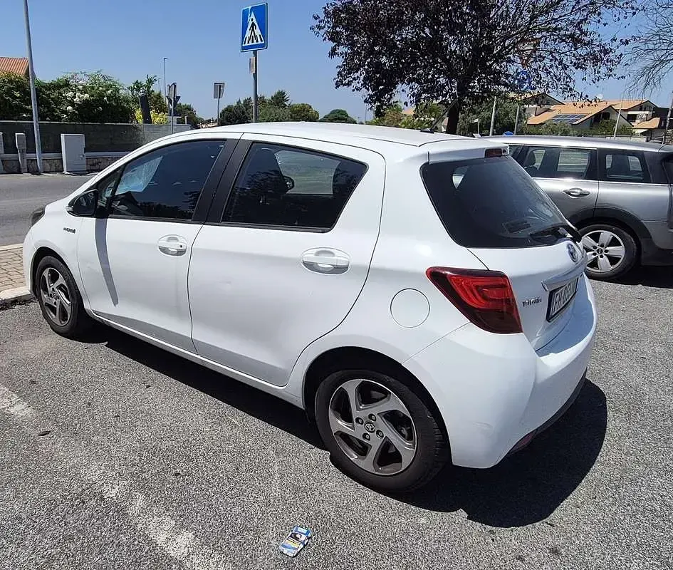 Usata Toyota Yaris Hybrid Active 75 CV (55 kW) 2017 Berlina