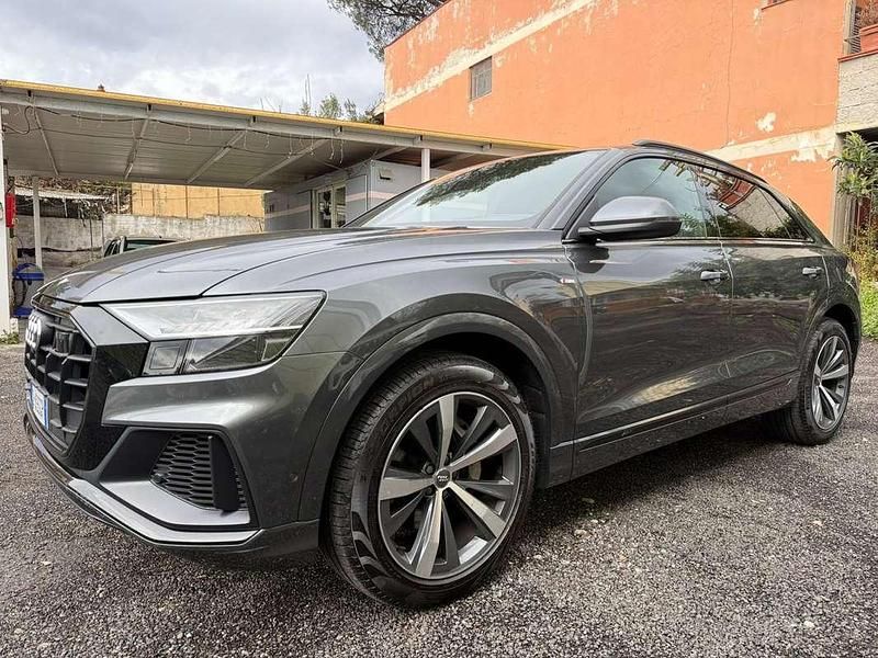 Usata Audi Q8 S-Line 231 CV (169 kW) 2019 Grigio SUV