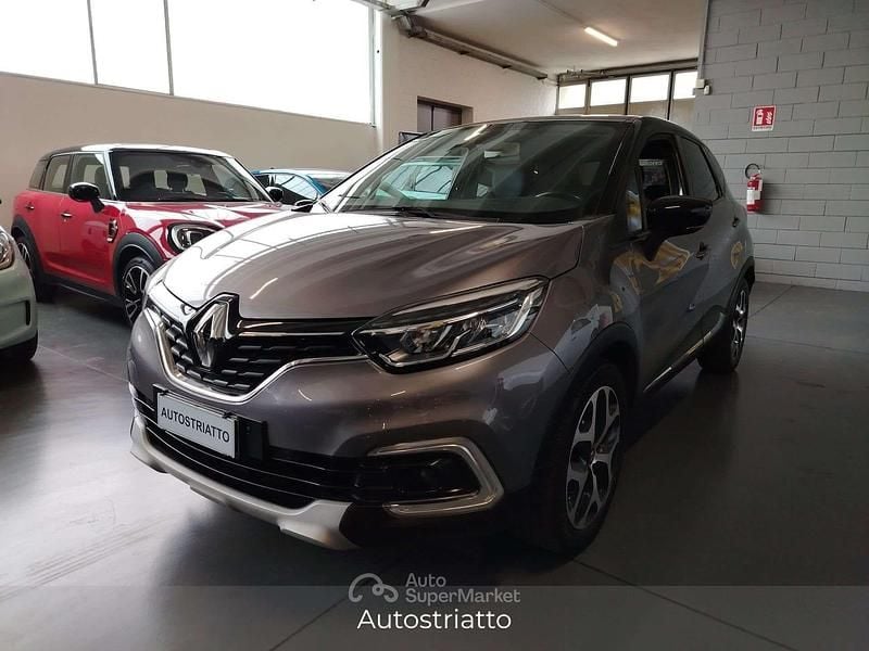 Usata Renault Captur 90 CV (66 kW) 2019 Gray SUV