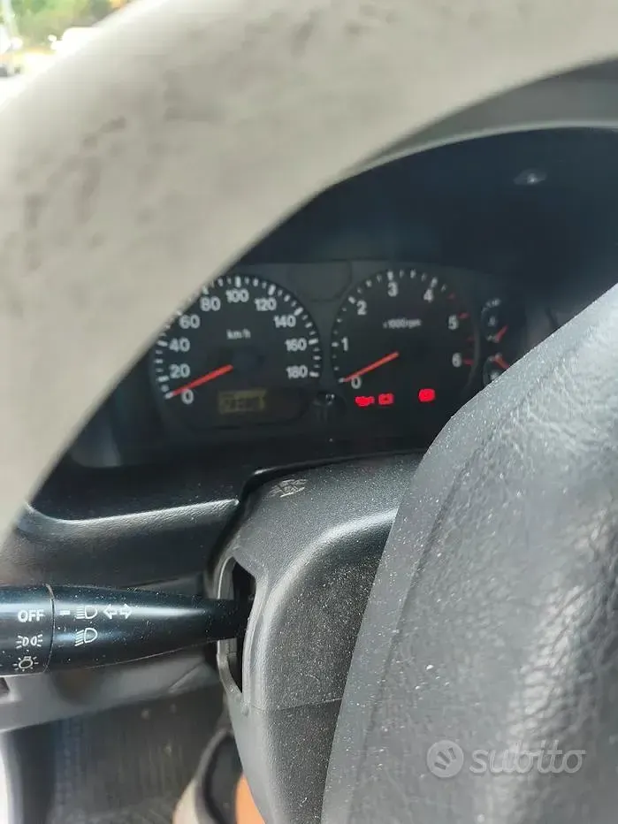 Usata Suzuki Jimny 65 CV (47 kW) 2004 Grigio SUV