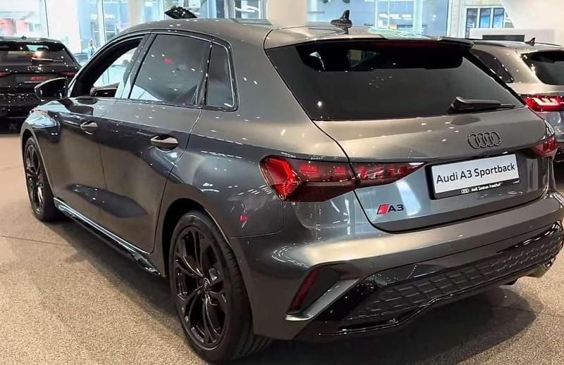 Usata Audi A3 S-Line 150 CV (110 kW) 2025 Grigio Berlina