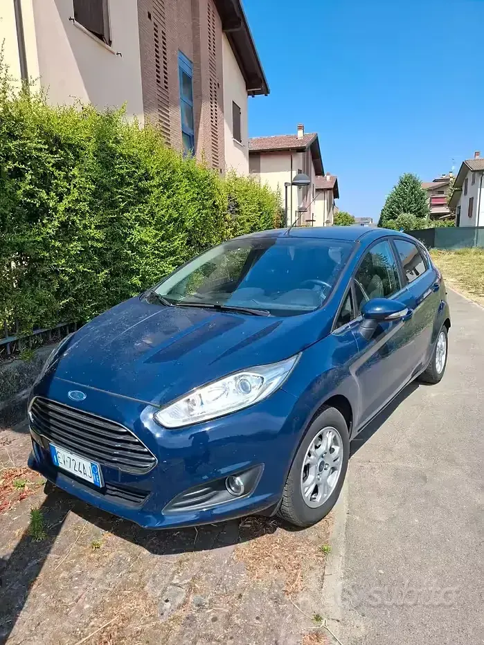 Usata Ford Fiesta Titanium 60 CV (44 kW) 2014 Bluazzurro Utilitaria