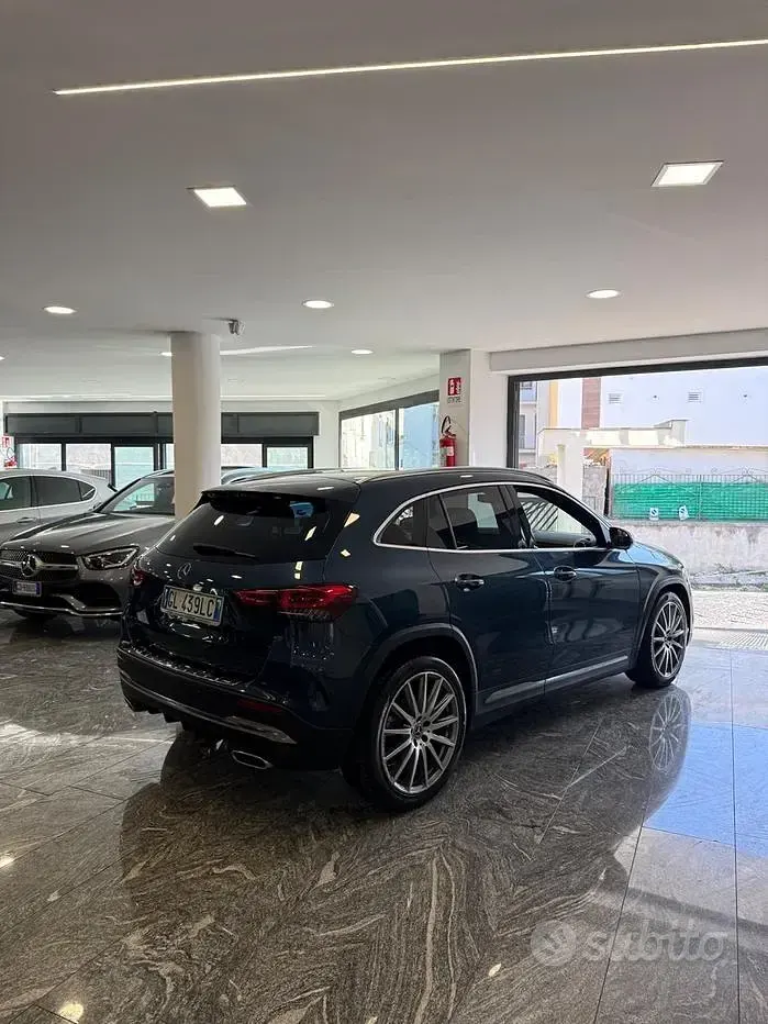 Usata Mercedes GLA200 Premium 150 CV (110 kW) 2022 Bluazzurro SUV