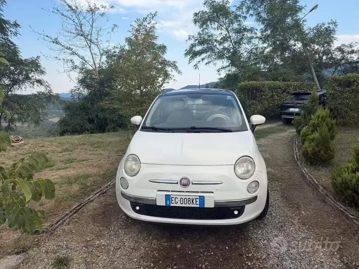 Usata Fiat 500 Lounge 69 CV (50 kW) 2011 Bianco Utilitaria