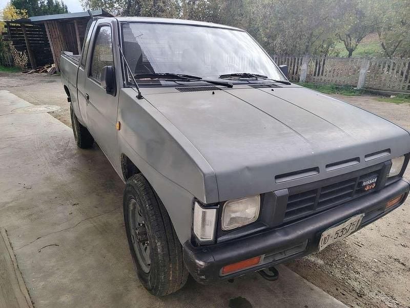 Usata Nissan King 72 CV (52 kW) 1986 Grigio Pick-up