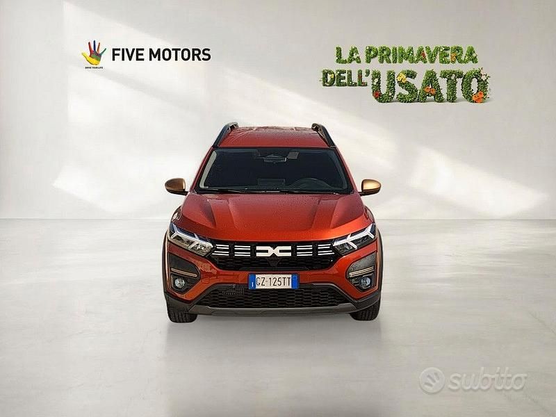 Usata Dacia Jogger Extreme 100 CV (73 kW) 2025 Arancione Monovolume