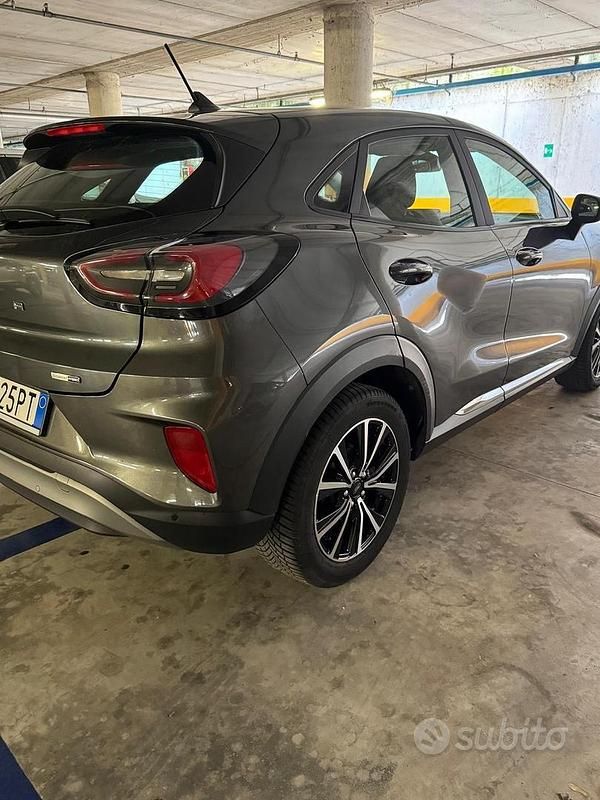 Usata Ford Puma Titanium 125 CV (91 kW) 2021 Grigio Berlina