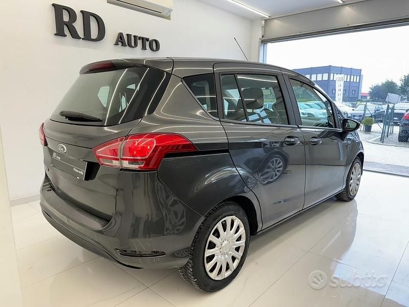 Usata Ford B-MAX Titanium 95 CV (69 kW) 2017 Grigio Monovolume