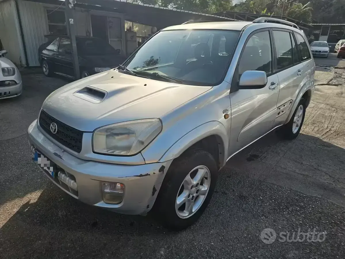 Usata Toyota RAV4 116 CV (85 kW) 2002 Grigio SUV