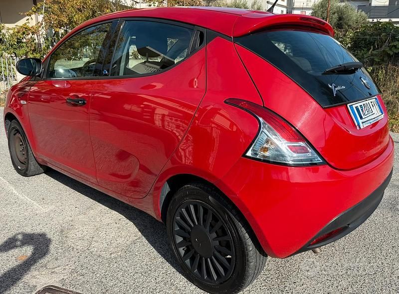 Usata Lancia Ypsilon 69 CV (50 kW) 2019 Utilitaria