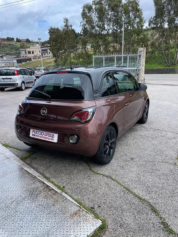 Usata Opel Adam Rocks Rocks 70 CV (51 kW) 2016 Marrone Utilitaria