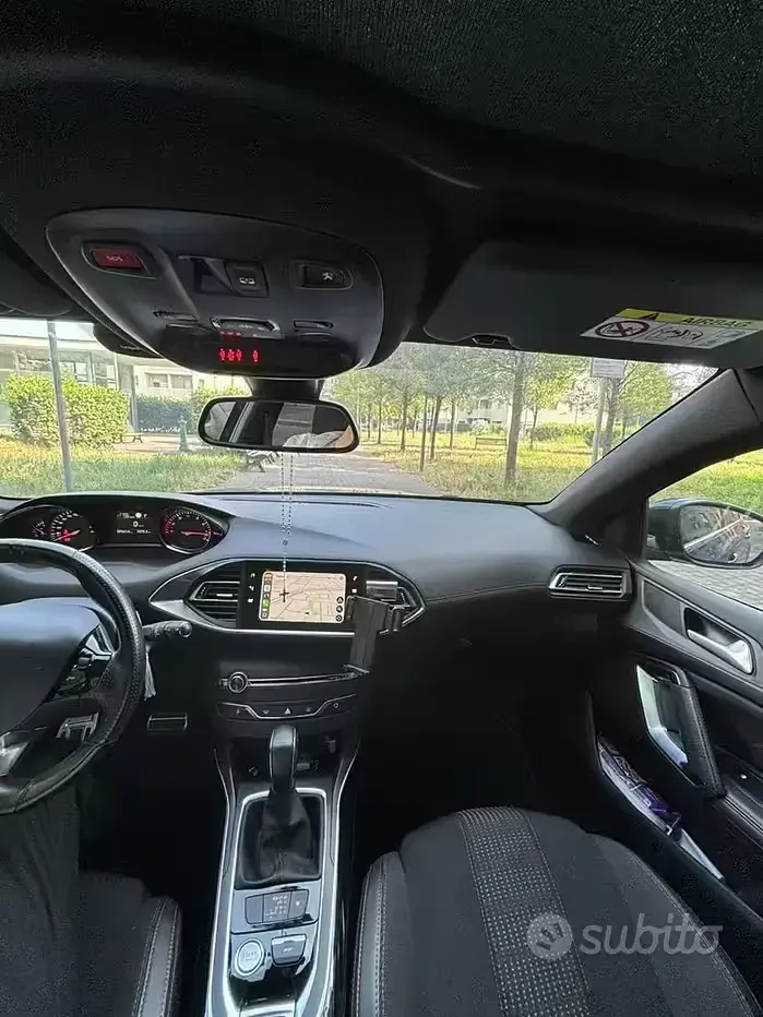 Usata Peugeot 308 131 CV (96 kW) 2018 Bluazzurro Berlina