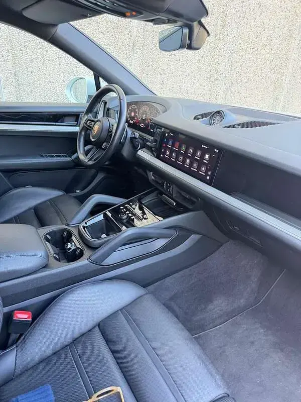 Usata Porsche Cayenne 354 CV (260 kW) 2023 Bianco SUV