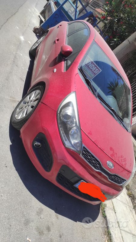 Usata Kia Rio 90 CV (66 kW) 2011 Rosso Berlina