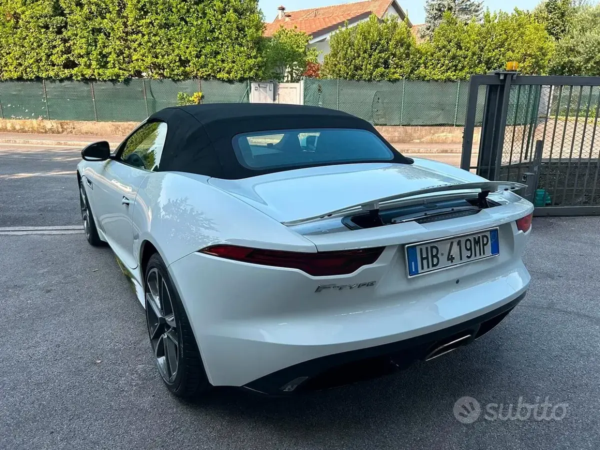 Usata Jaguar F-Type R-Dynamic 300 CV (220 kW) 2021 Bianco Cabrio