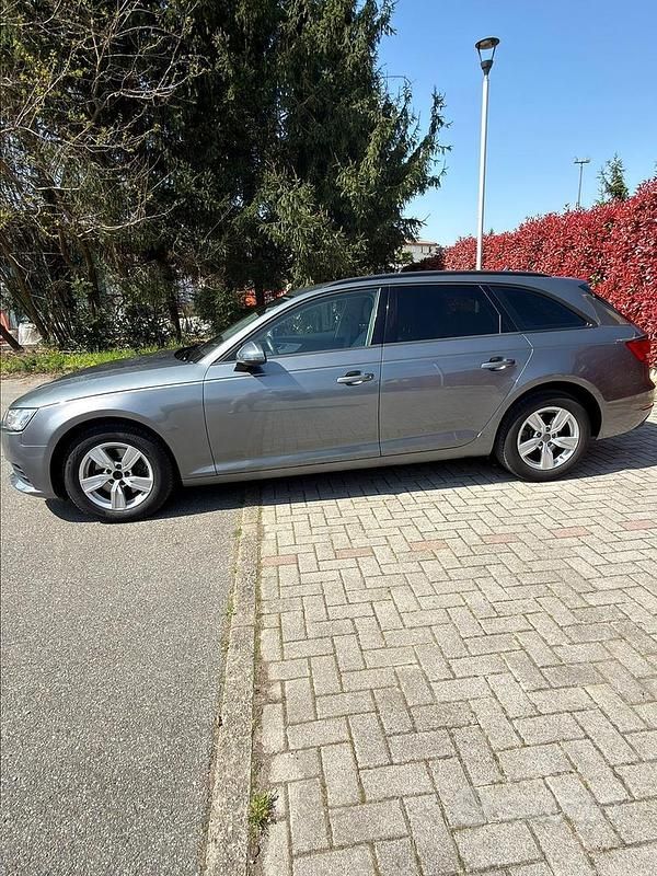 Usata Audi A4 Business 150 CV (110 kW) 2017 Grigio Station wagon