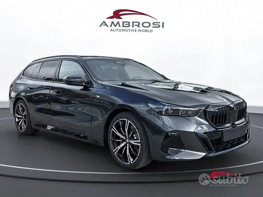 Usata BMW 520 M Sport 197 CV (144 kW) 2025 Grigio Station wagon