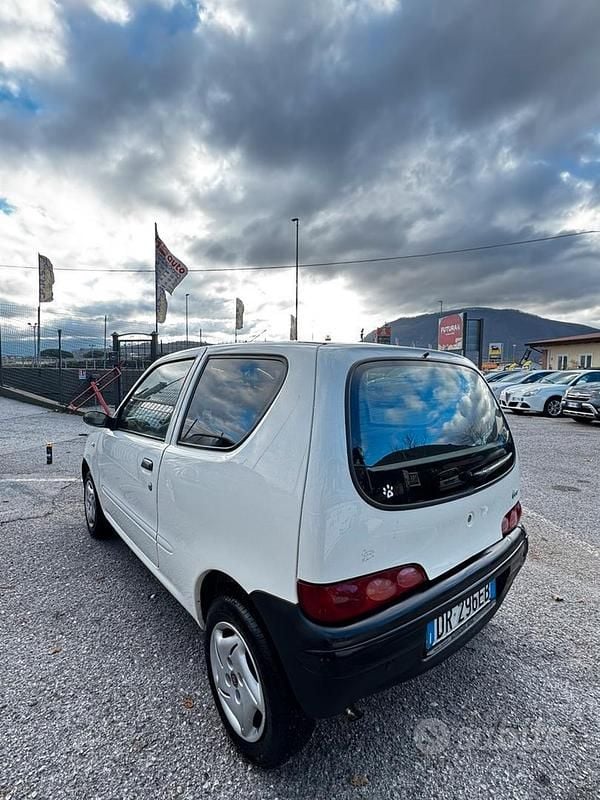 Usata Fiat 600 54 CV (39 kW) 2009 Bianco Utilitaria