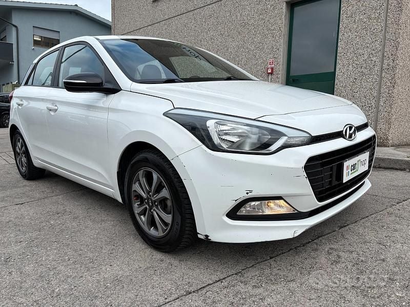 Usata Hyundai i20 Classic 75 CV (55 kW) 2018 Bianco Berlina