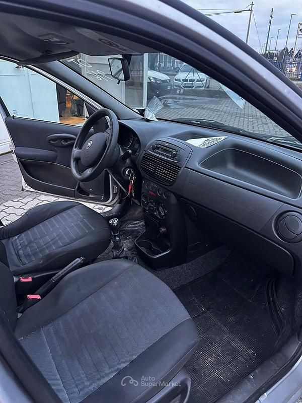 Usata Fiat Punto 60 CV (44 kW) 2009 Gray Utilitaria