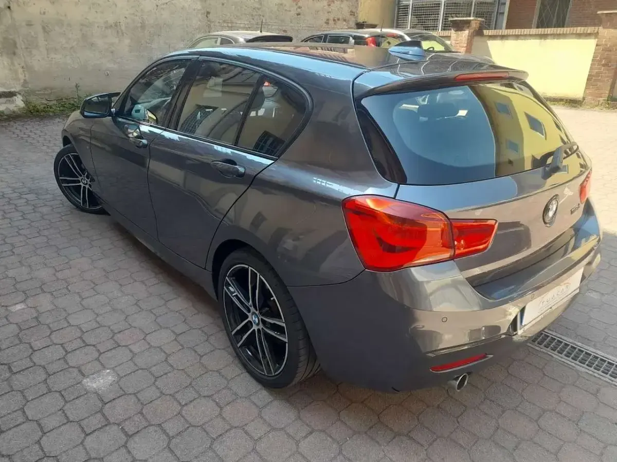 Usata BMW 118 M Sport 150 CV (110 kW) 2019 Grigio Utilitaria
