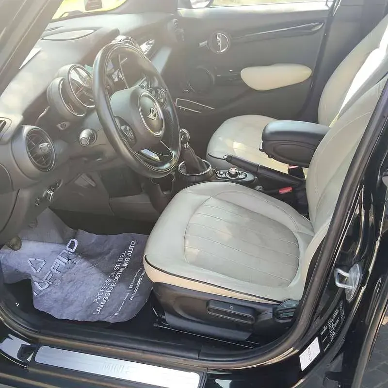 Usata Mini Cooper Hype 136 CV (100 kW) 2017 Nero Utilitaria