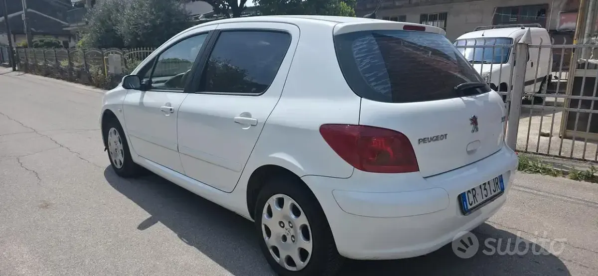 Usata Peugeot 307 88 CV (64 kW) 2004 Bianco Berlina