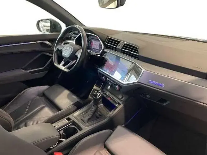 Usata Audi Q3 Sportback Ambiente 200 CV (147 kW) 2020 Grigio SUV