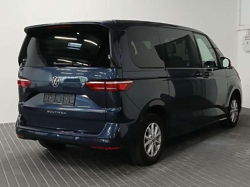 Usata VW Multivan 150 CV (110 kW) 2023 Blu/azzurro Furgone