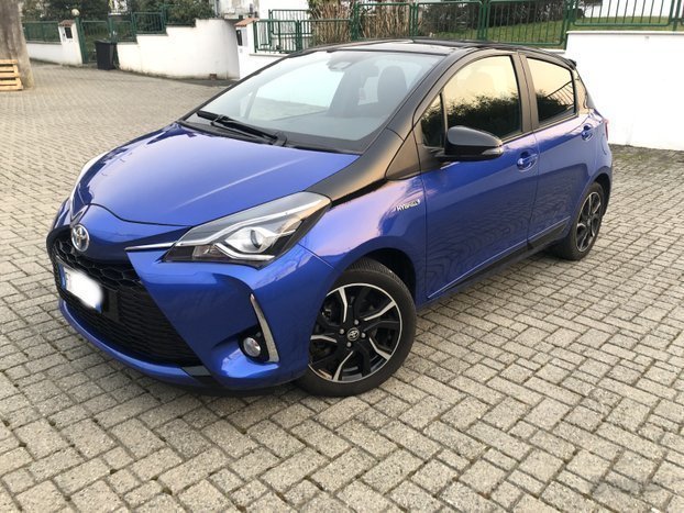 Venduto Toyota Yaris Hybrid 1.5 Trend. auto usate in vendita