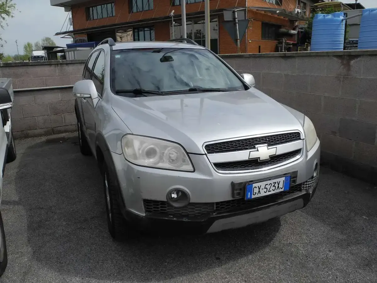 Begagnad Chevrolet Captiva 150 HK (110 kW) 2007 Grå SUV