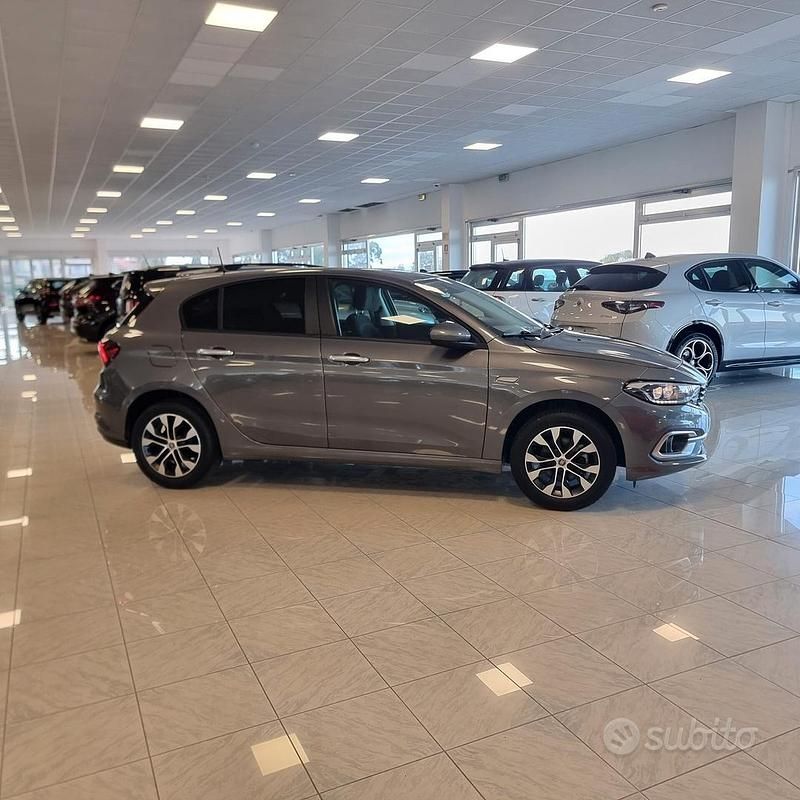 Usata Fiat Tipo 100 CV (73 kW) 2023 Grigio Berlina