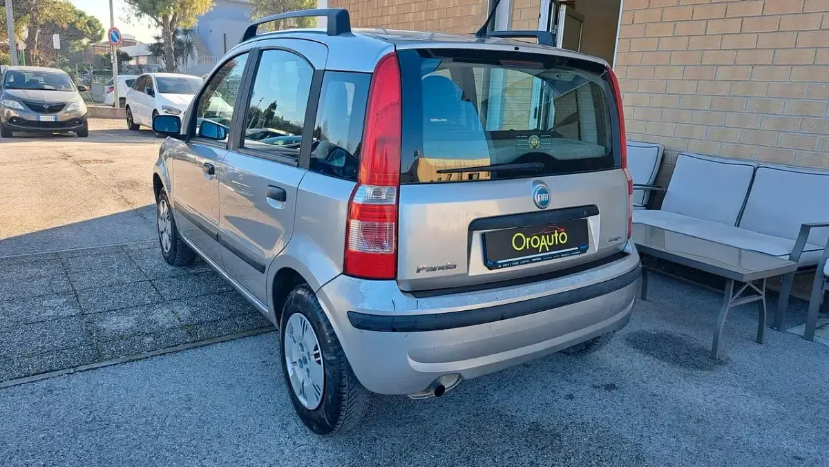 Usata Fiat Panda Dynamic 69 CV (50 kW) 2004 Argento Utilitaria