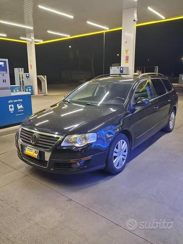 Usata VW Passat 105 CV (77 kW) 2010 Nero Station wagon