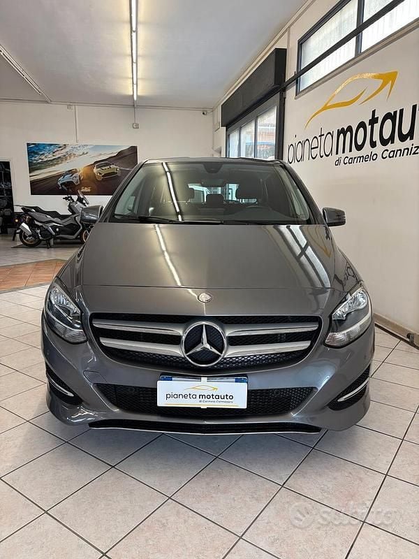 Usata Mercedes B180 Executive 2016 Grigio Monovolume