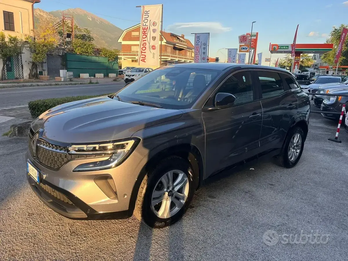Usata Renault Austral Equilibre 130 CV (95 kW) 2024 Grigio SUV