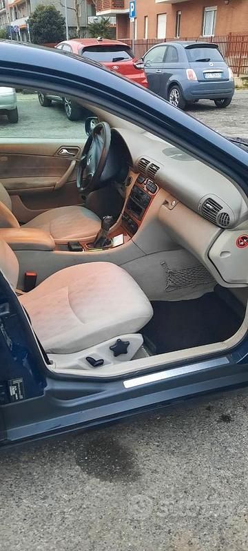 Usata Mercedes C200 2001 Blu Berlina