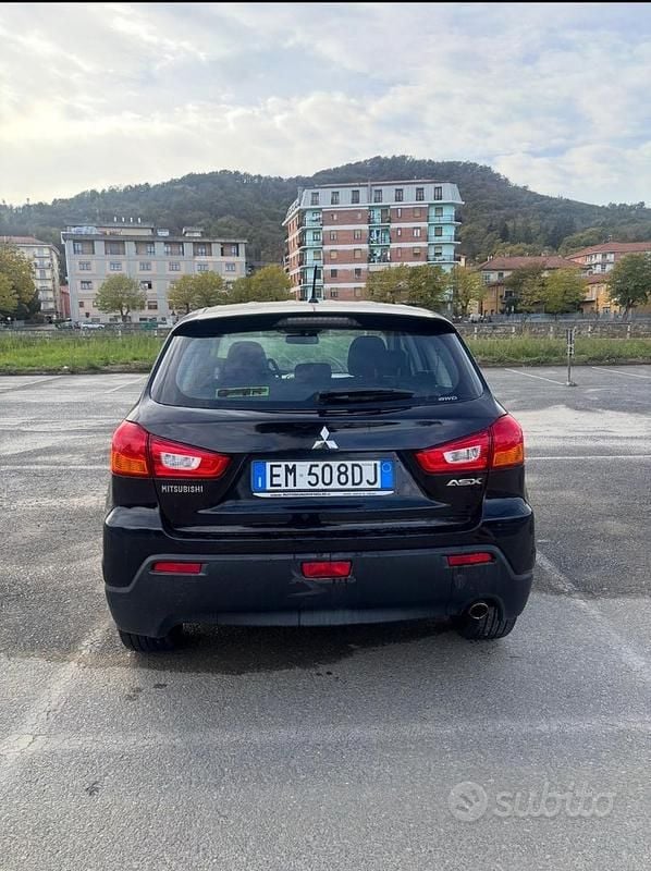 Usata Mitsubishi ASX 150 CV (110 kW) 2012 Nero SUV